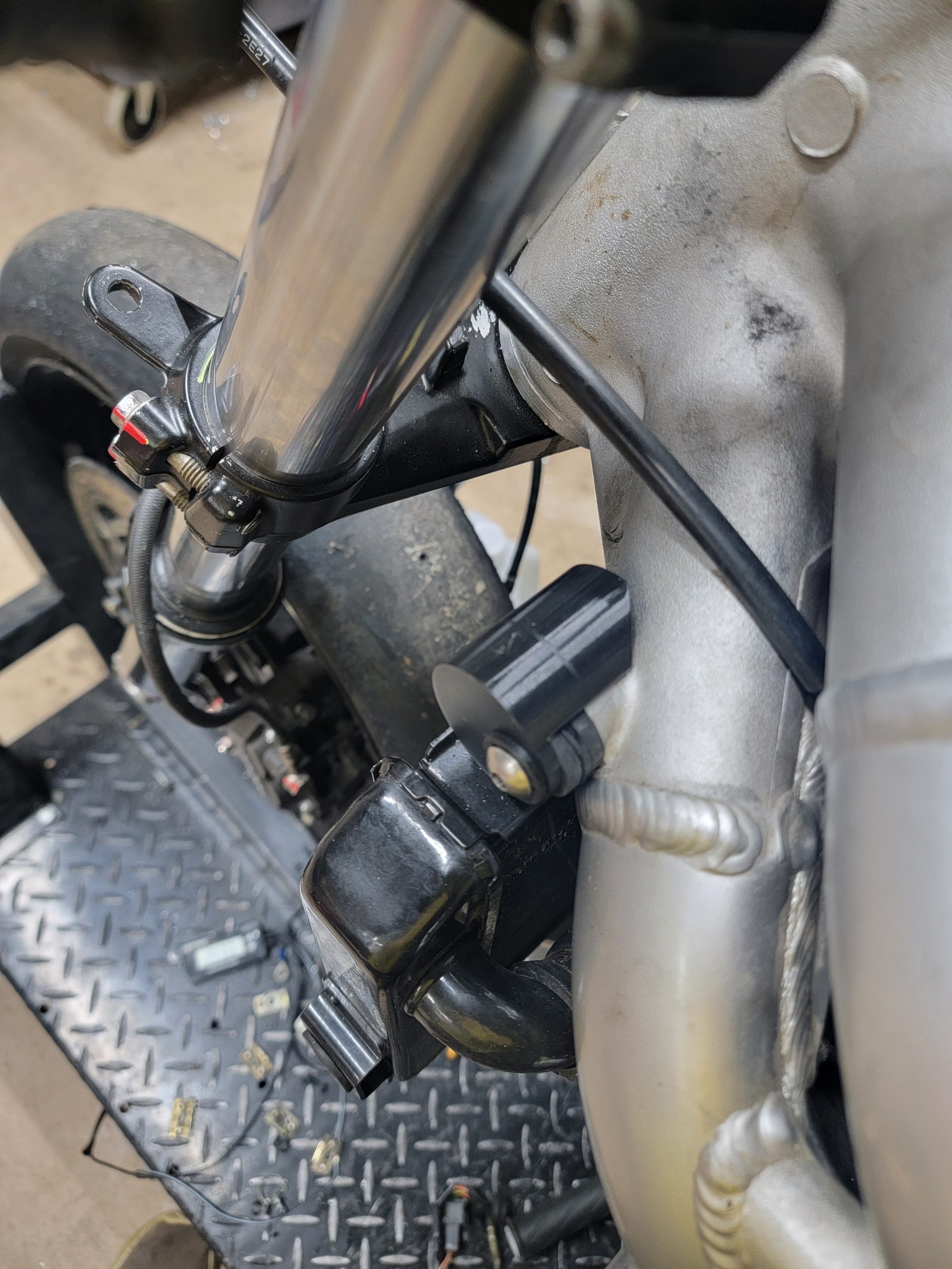 SV650 Steering Stops - 1999-2002 - Image 3